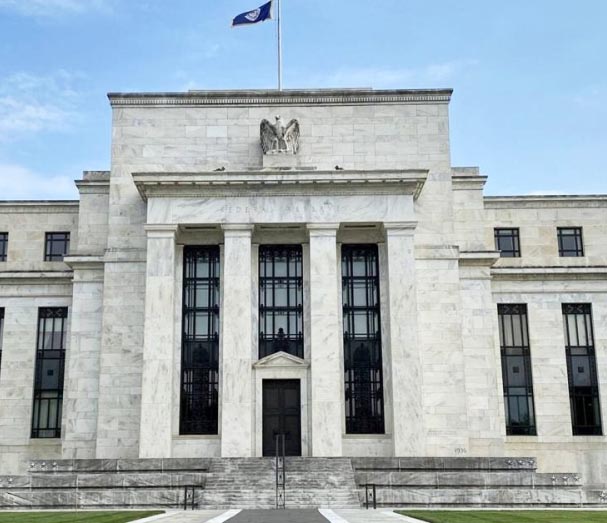 حذر‭ ‬الفيدرالي‭ ‬والنبرة‭ ‬التيسيرية‭ ‬للمركزي‭ ‬الأوروبي‭ ‬يعكسان‭ ‬تباين‭ ‬توقعات‭ ‬السياسة‭ ‬النقدية‭ ‬عالمياً‭