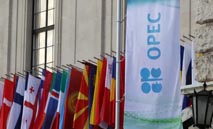 أوبك+ يجتمع لتقييم أوضاع السوق وسط توقعات بتثبيت خطط الإنتاج