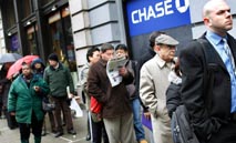 انخفاض طلبات إعانة البطالة الأمريكية… وتسريح العمال يبقى عند مستويات منخفضة رغم تباطؤ التوظيف