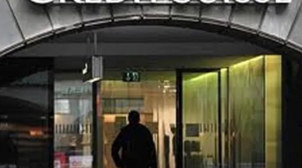 مصرفيو "كريدي سويس" يطالبون بمكافآت أعلى بعد نمو الإيرادات