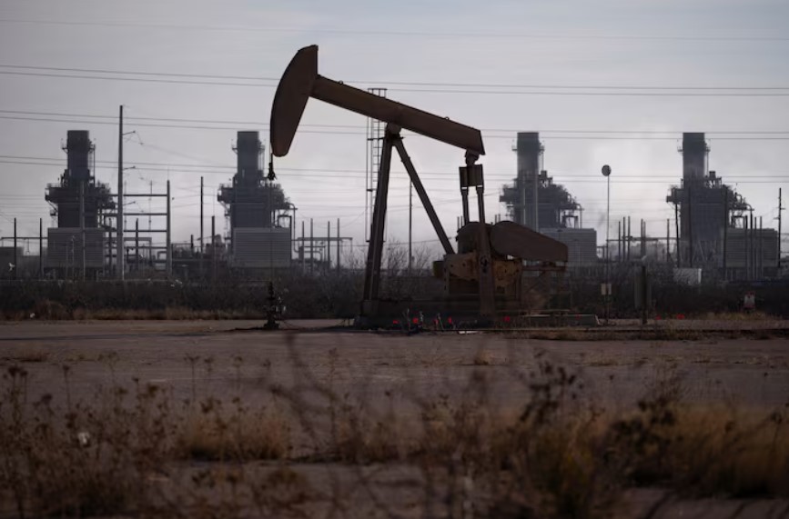 تراجع أسعار النفط مع تجدد التحركات الدبلوماسية لإنهاء حرب أوكرانيا