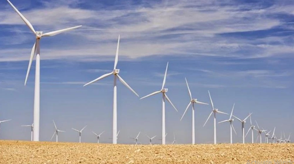 أضخم مشروعات الرياح في سلطنة عمان تستقبل أولى شحنات التوربينات وتدعم تحول الطاقة النظيفة