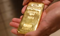 الذهب‭ ‬يرتفع‭ ‬بدعم‭ ‬من‭ ‬بيانات‭ ‬البطالة‭ ‬الأميركية‭ ‬وتراجع‭ ‬الدولار