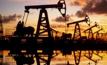 استقرار‭ ‬النفط‭ ‬مع‭ ‬تراجع‭ ‬مخاوف‭ ‬الإمدادات‭ ‬وترقب‭ ‬محادثات‭ ‬السلام‭ ‬الأوكرانية