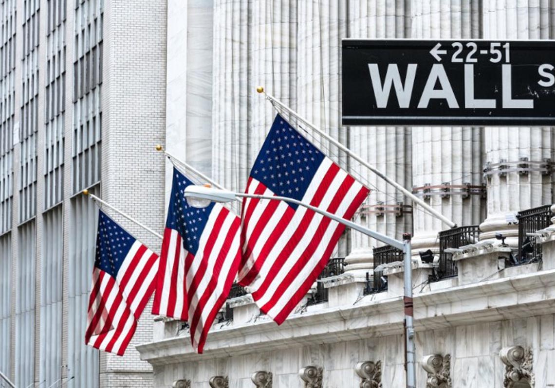مؤشرات‭ ‬وول‭ ‬ستريت‭ ‬ترتفع‭ ‬مع‭ ‬تعزز‭ ‬الرهانات‭ ‬على‭ ‬خفض‭ ‬قريب‭ ‬للفائدة