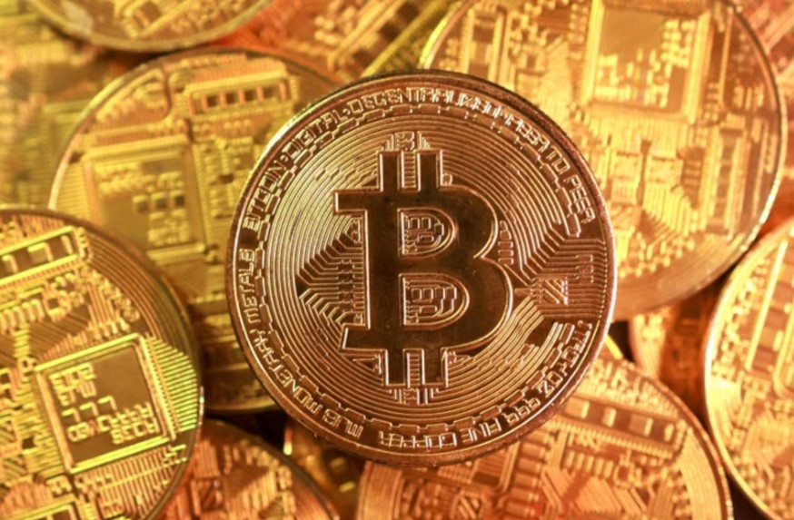 بتكوين تهبط إلى ما دون 80 ألف دولار مع تصاعد مخاوف تشديد السيولة