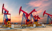 أسعار‭ ‬النفط‭ ‬تسجل‭ ‬أكبر‭ ‬مكاسب‭ ‬شهرية‭ ‬لها‭ ‬منذ‭ ‬2022