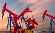 تجار‭ ‬النفط‭ ‬يعززون‭ ‬رهانات‭ ‬التحوط‭ ‬