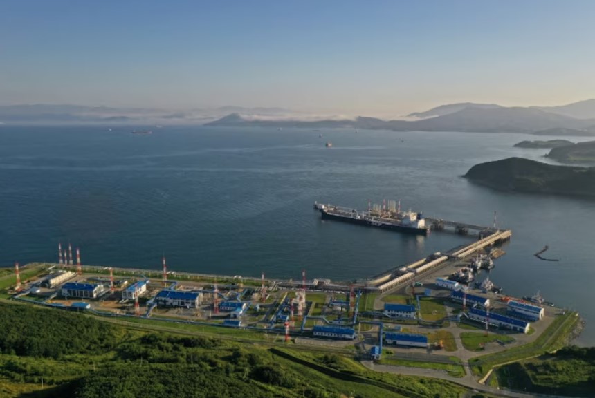 الاتحاد الأوروبي يتجه لترسيخ القطيعة النفطية مع موسكو بتشريع دائم بعد انتخابات المجر