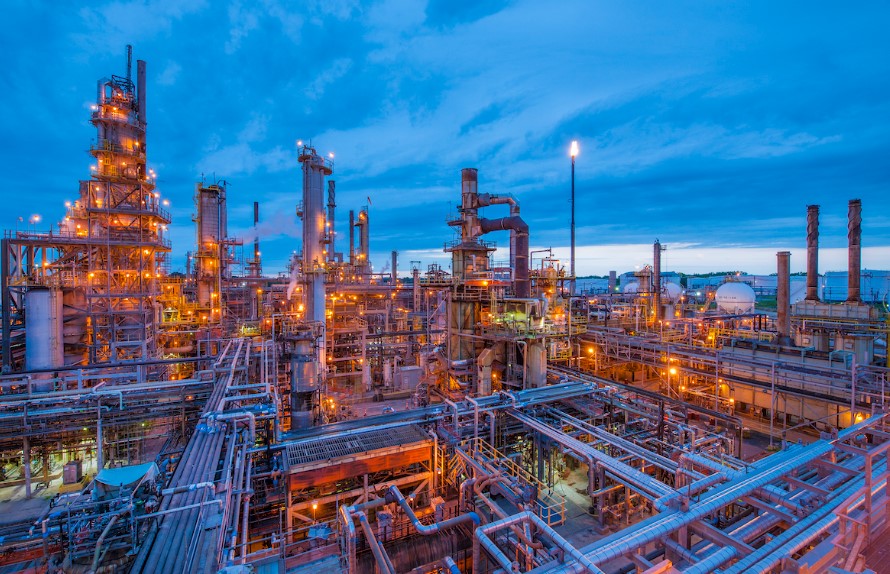 عودة الخدمات الأساسية لأكبر مصفاة نفط في فنزويلا بعد انقطاع كهربائي