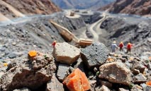 ترامب يُطلق مشروعاً لتخزين المعادن بقيمة 12 مليار دولار لمواجهة الصين