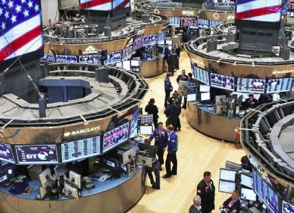 تراجع‭ ‬طفيف‭ ‬لعقود‭ ‬وول‭ ‬ستريت‭ ‬الآجلة‭ ‬