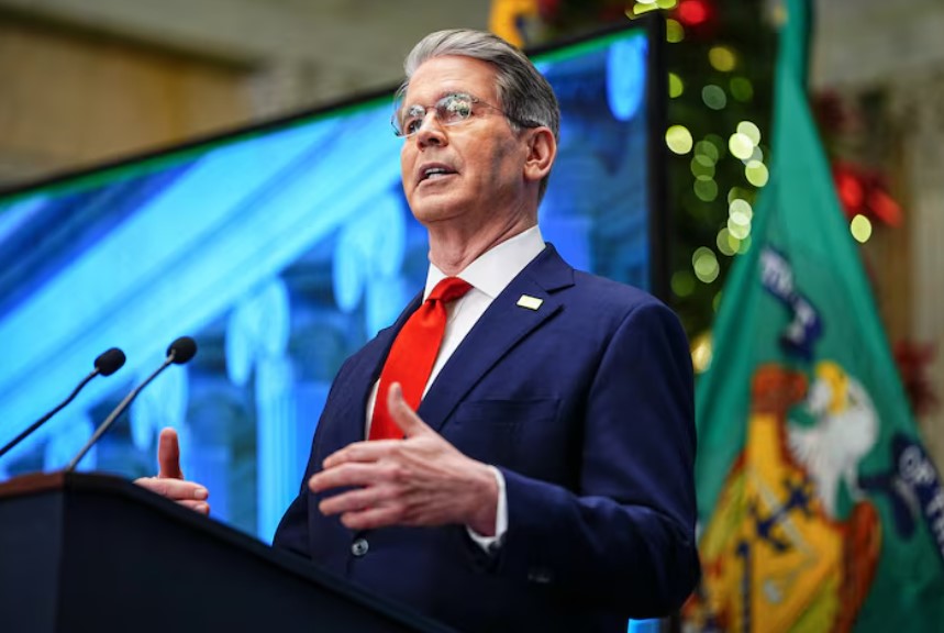 وزير الخزانة الأميركي يستبعد تحركاً سريعاً للاحتياطي الفيدرالي بشأن الميزانية العمومية