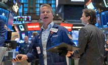 الذكاء‭ ‬الاصطناعي‭ ‬يهز‭ ‬ثقة‭ ‬المستثمرين‭ ‬في‭ ‬قطاعات‭ ‬‮«‬وول‭ ‬ستريت‮»‬‭ ‬