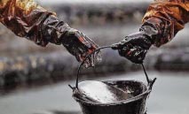 النفط‭ ‬يقفز‭ ‬وسط‭ ‬ضباب‭ ‬الحرب‭ ‬ومخاوف‭ ‬الإمدادات