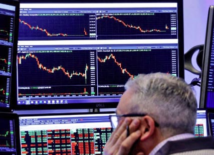 وول‭ ‬ستريت‭ ‬تنتعش‭ ‬في‭ ‬اللحظات‭ ‬الأخيرة‭ ‬