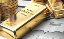 الذهب‭ ‬يتراجع‭ ‬تحت‭ ‬ضغط‭ ‬الدولار‭ ‬وقفزة‭ ‬النفط