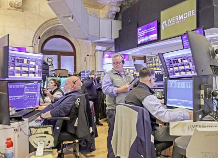 وول‭ ‬ستريت‭ ‬تكتب‭ ‬فصلا‭ ‬جديدا‭ ‬من‭ ‬الصعود‭ ‬التاريخي
