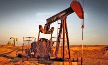 النفط‭ ‬يعزز‭ ‬مكاسبه‭ ‬الأسبوعية‭ ‬رغم‭ ‬التقلبات