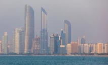 أبوظبي‭ ‬تجمّد‭ ‬الإيجارات‭ ‬لكبح‭ ‬الضغوط‭ ‬وتعزيز‭ ‬الاستقرار‭ ‬العقاري
