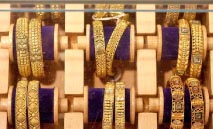 الذهب‭ ‬يتراجع‭ ‬بضغط‭ ‬العوائد‭ ‬وترقب‭ ‬التضخم‭ ‬الأمريكي