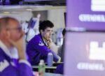 وول‭ ‬ستريت‭ ‬ترتفع‭ ‬وتخسر‭ ‬رهان‭ ‬الأسبوع