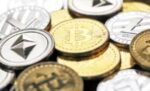 بيتكوين‭ ‬ترتفع‭ ‬فوق‭ ‬77‭ ‬ألف‭ ‬دولار